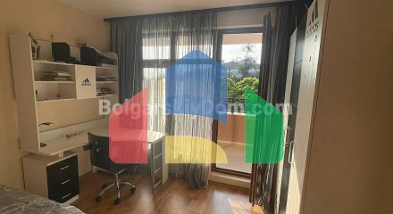 Трикімнатна квартира в Річ 3