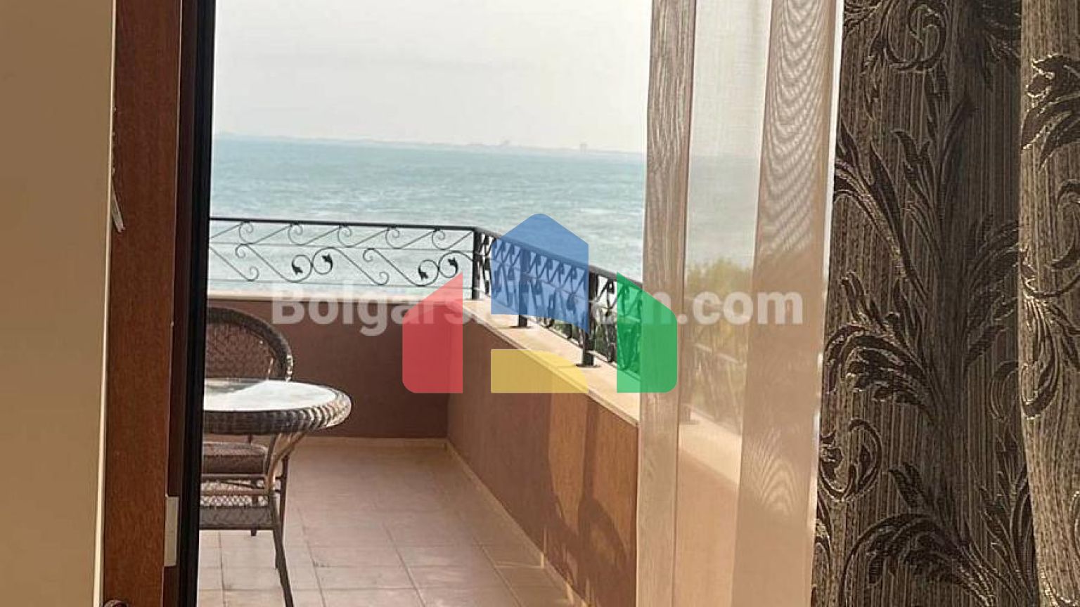 Трикімнатна квартира в Річ 3