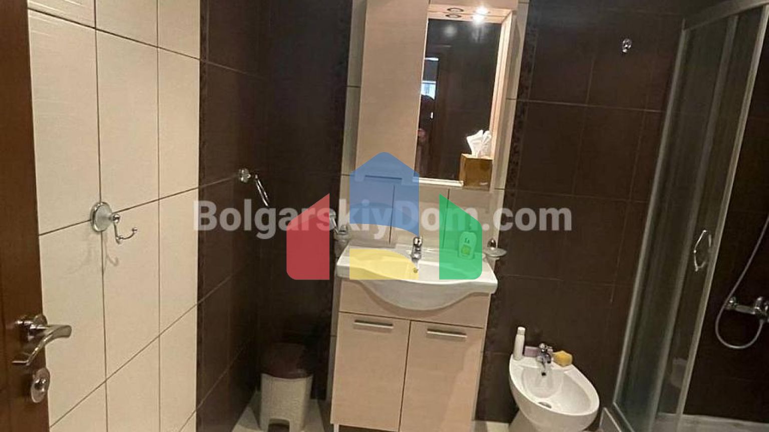 Трикімнатна квартира в Річ 3