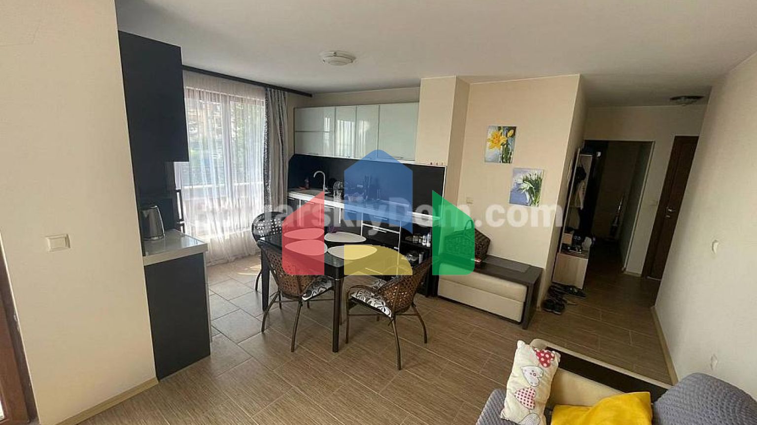 Трикімнатна квартира в Річ 3