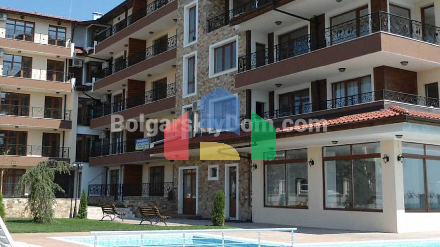 Трикімнатна квартира в Річ 3