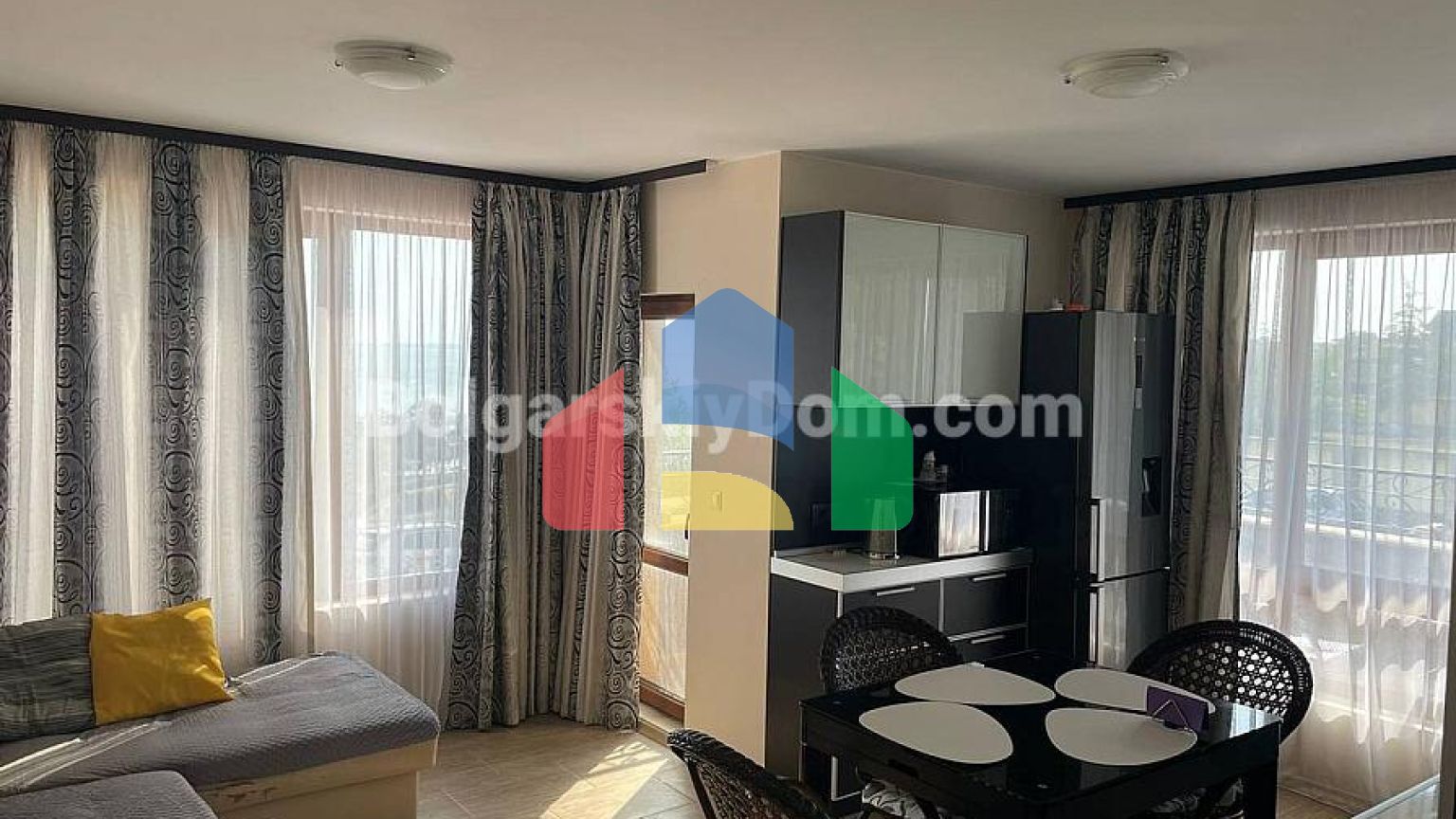 Трикімнатна квартира в Річ 3