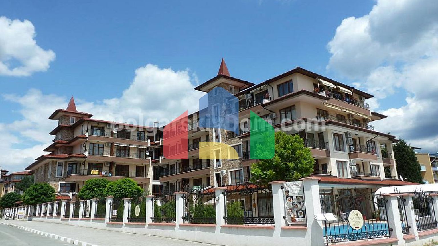 Трикімнатна квартира в Річ 3