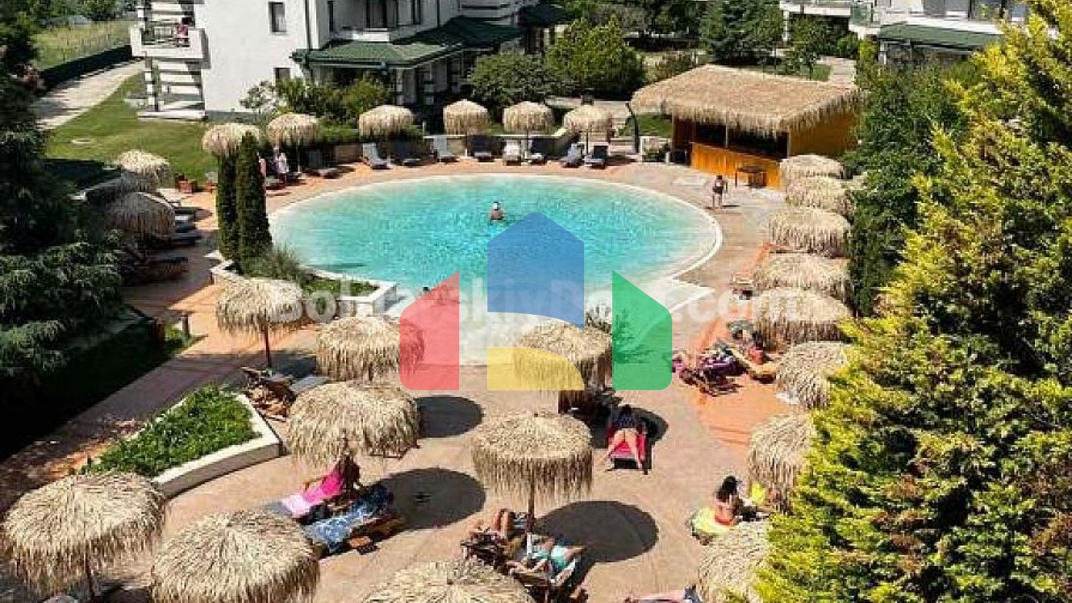 Трикімнатна квартира в Емеральд Біч Резорт