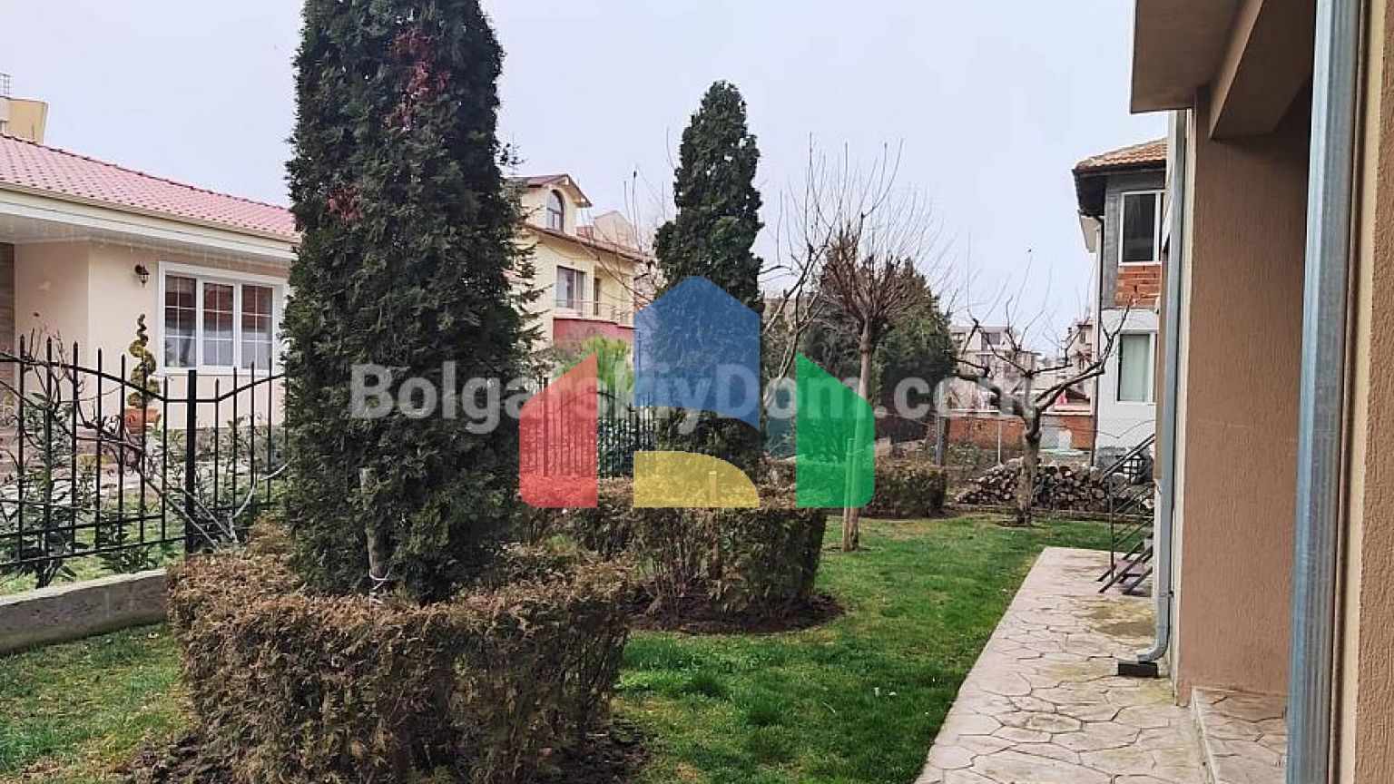 Трикімнатна квартира в Елітонія 3