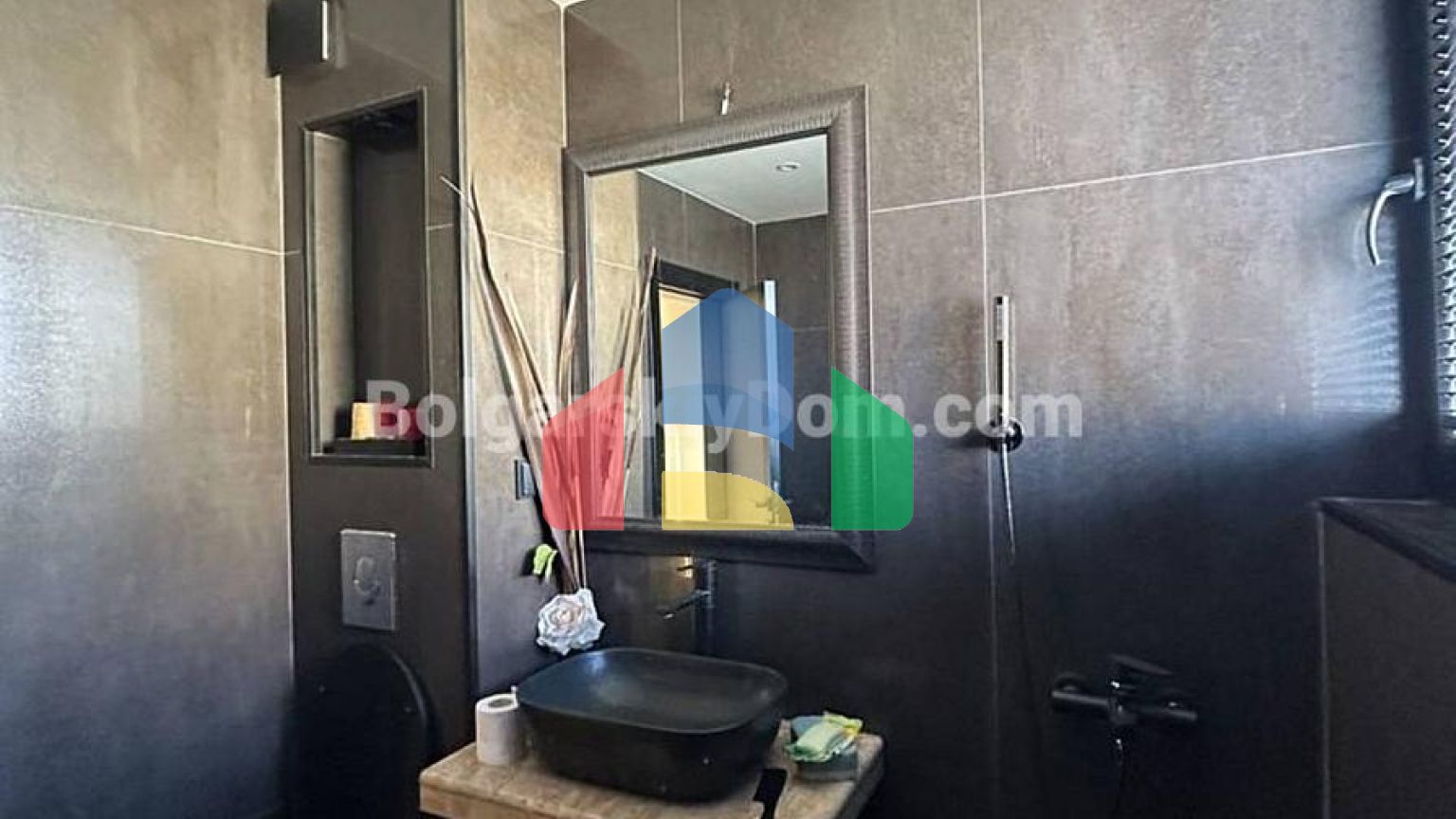 Дом в Равде