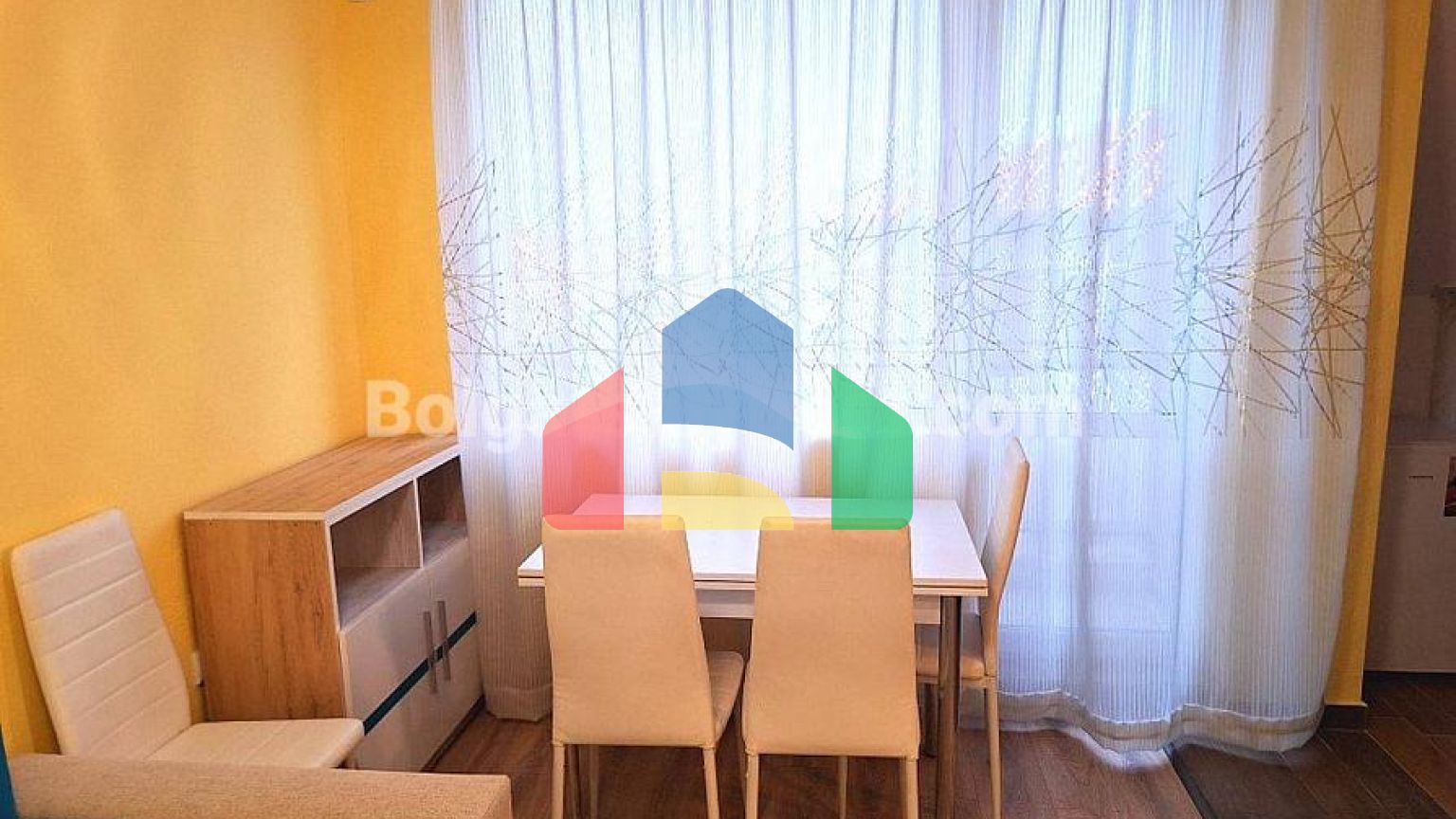 Трикімнатна квартира в Равді