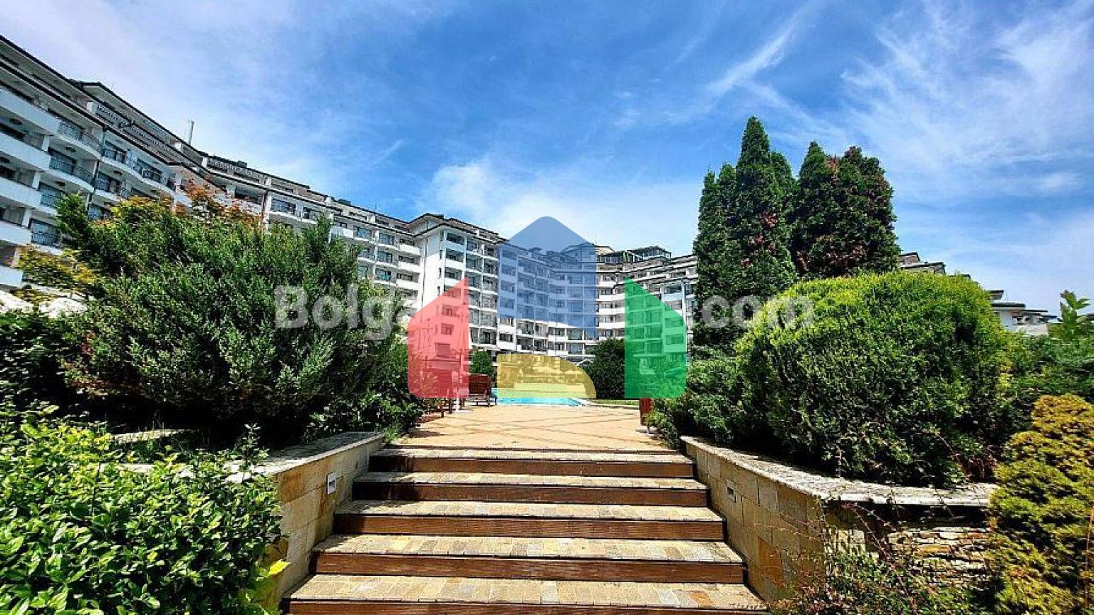 Трикімнатна квартира в Емеральд Резорт