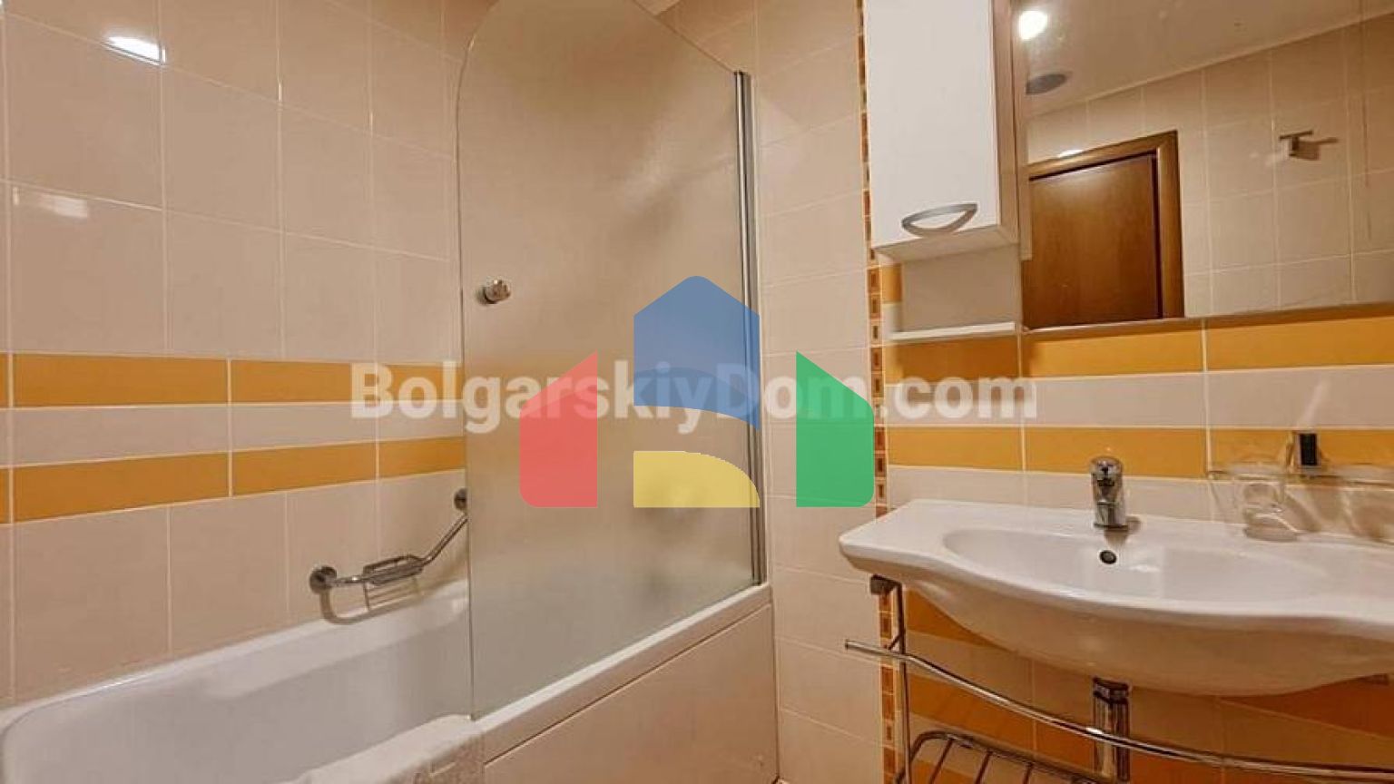 Трикімнатна квартира в Емеральд Резорт