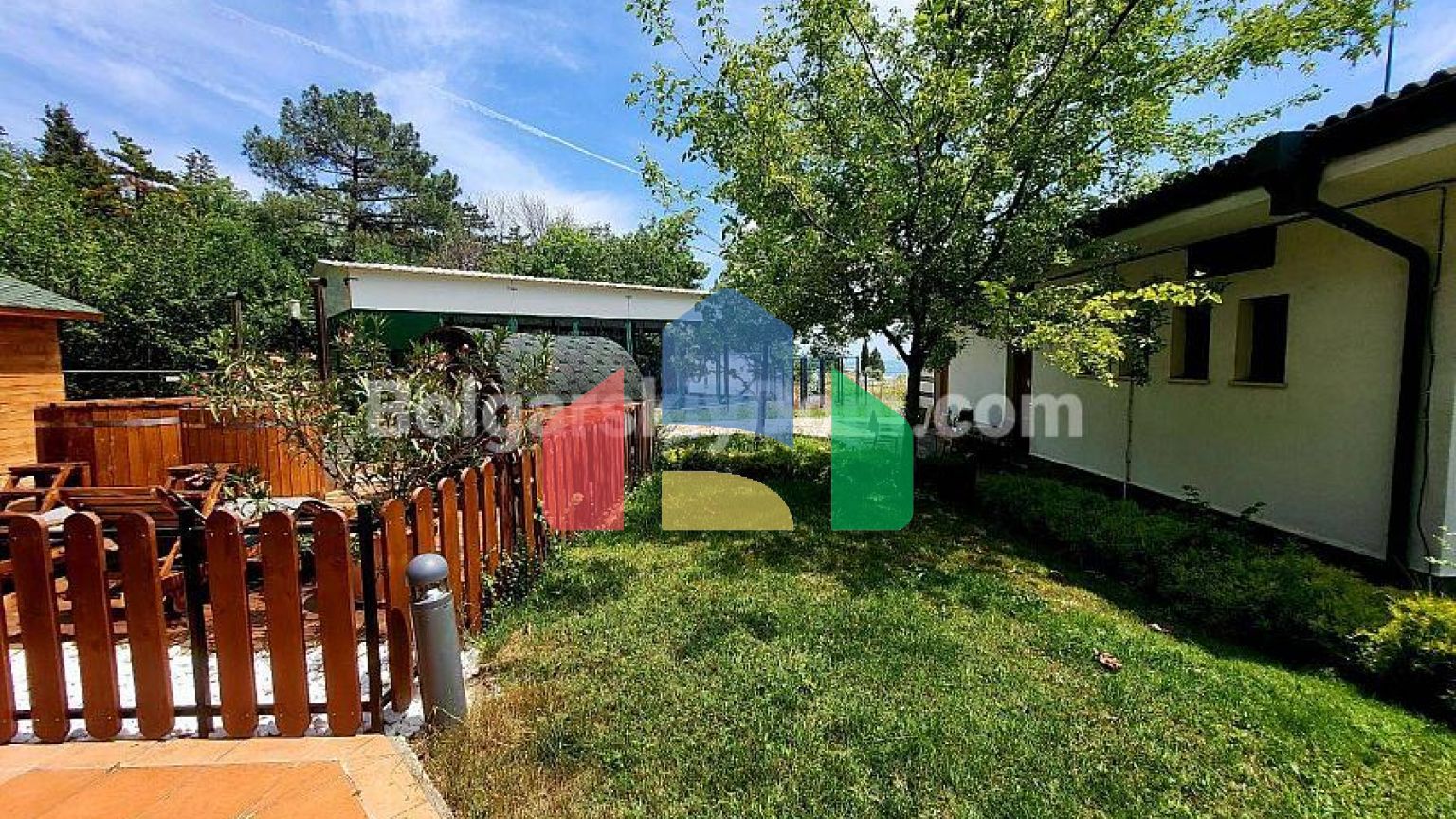 Трикімнатна квартира в Емеральд Резорт