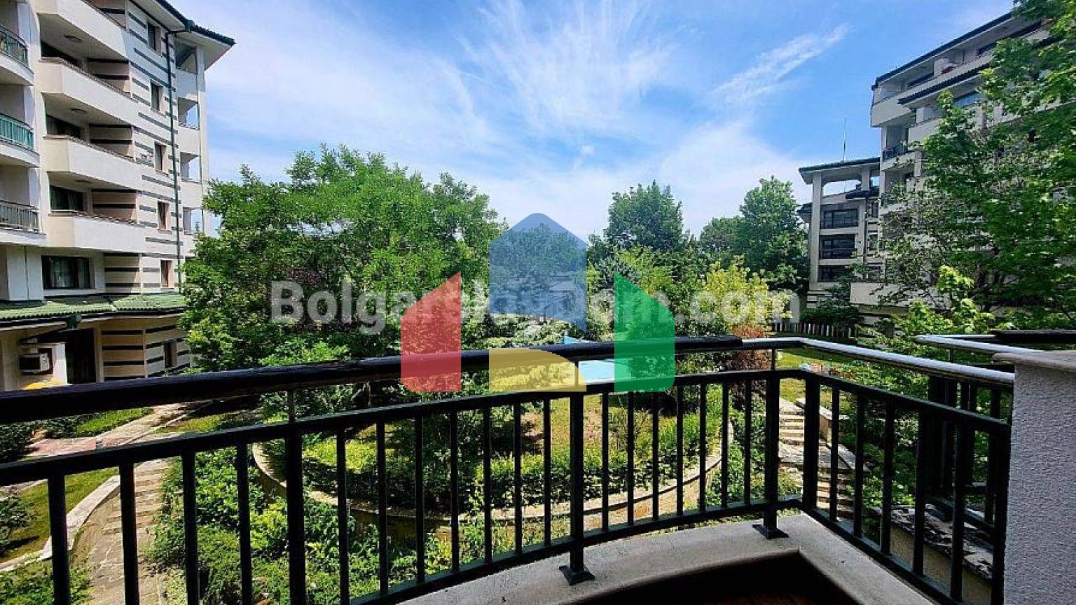 Трикімнатна квартира в Емеральд Резорт