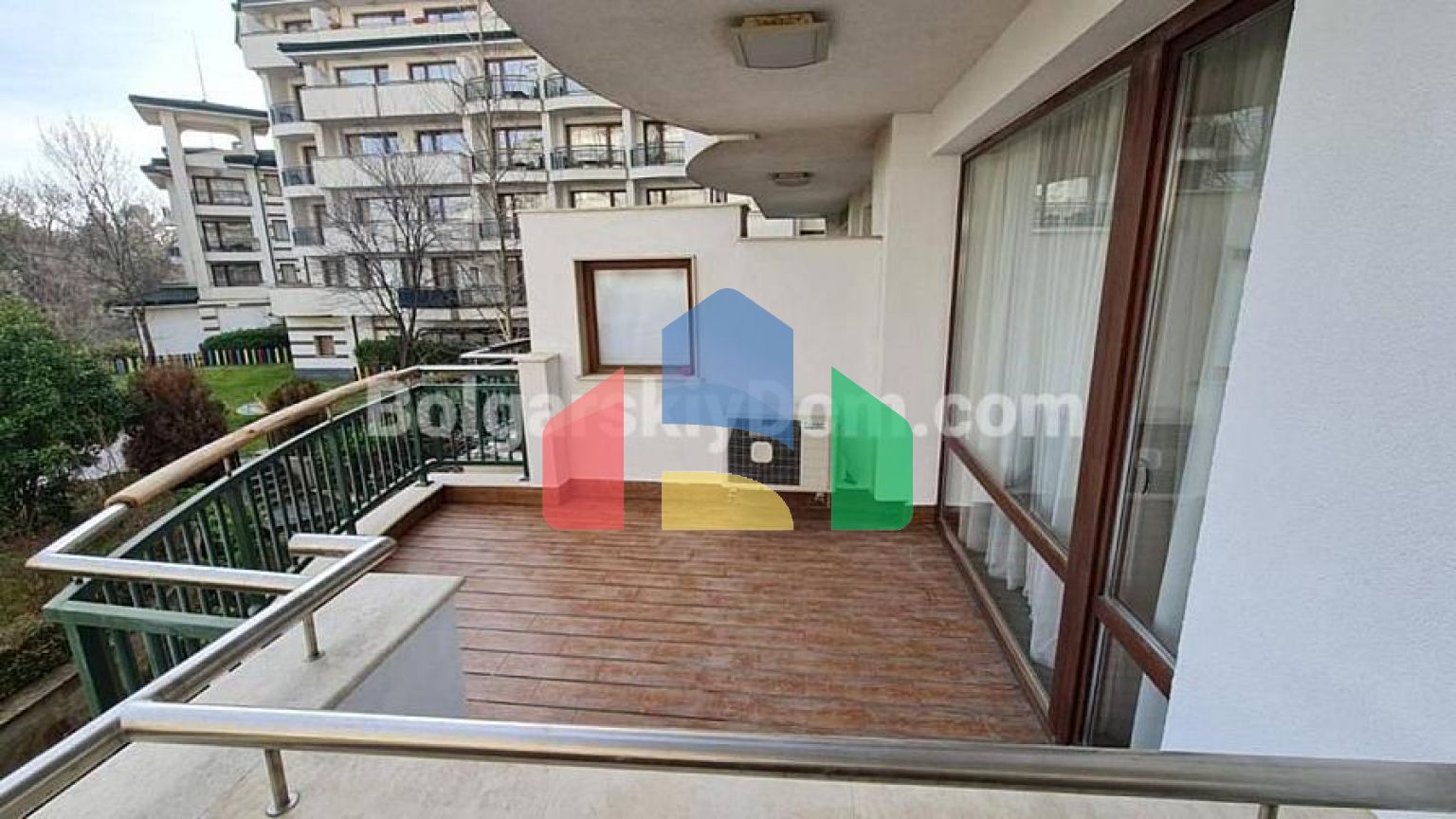 Трикімнатна квартира в Емеральд Резорт