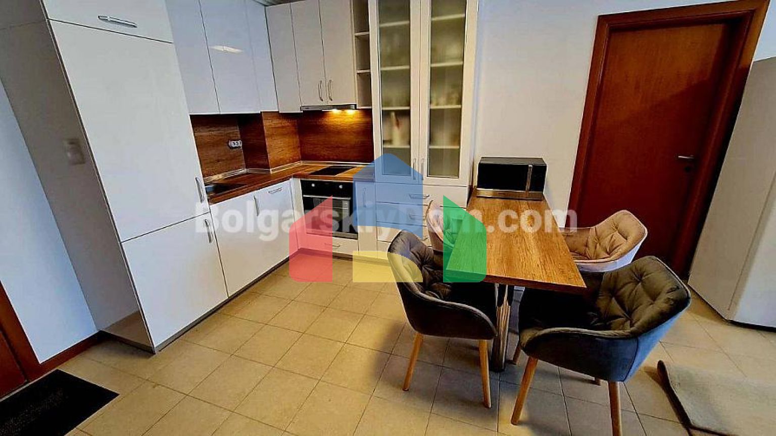 Трикімнатна квартира в Емеральд Резорт