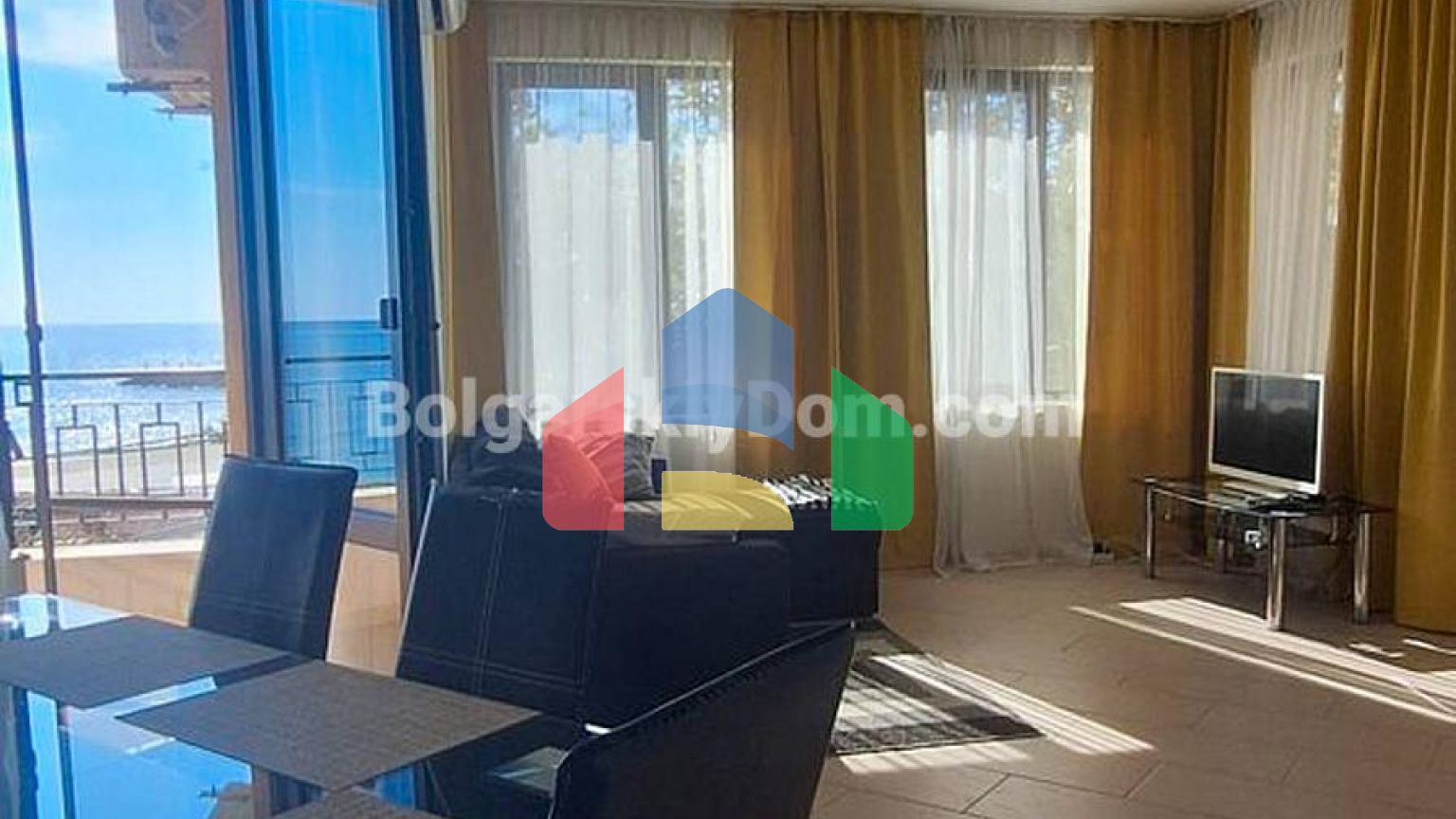 Трикімнатна квартира в Річ 2