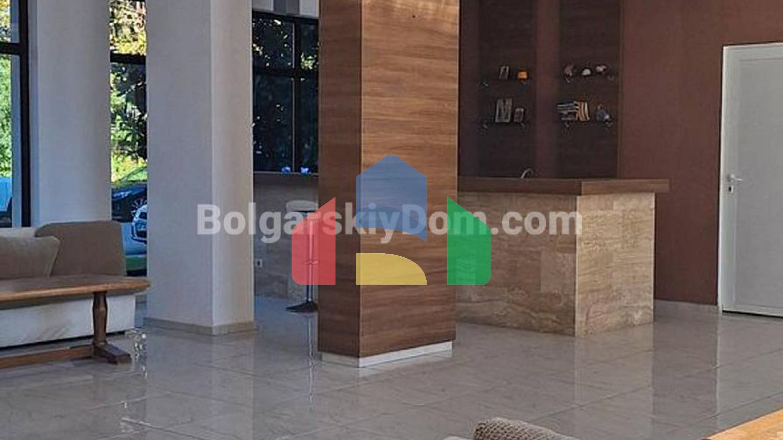 Трикімнатна квартира в Річ 2