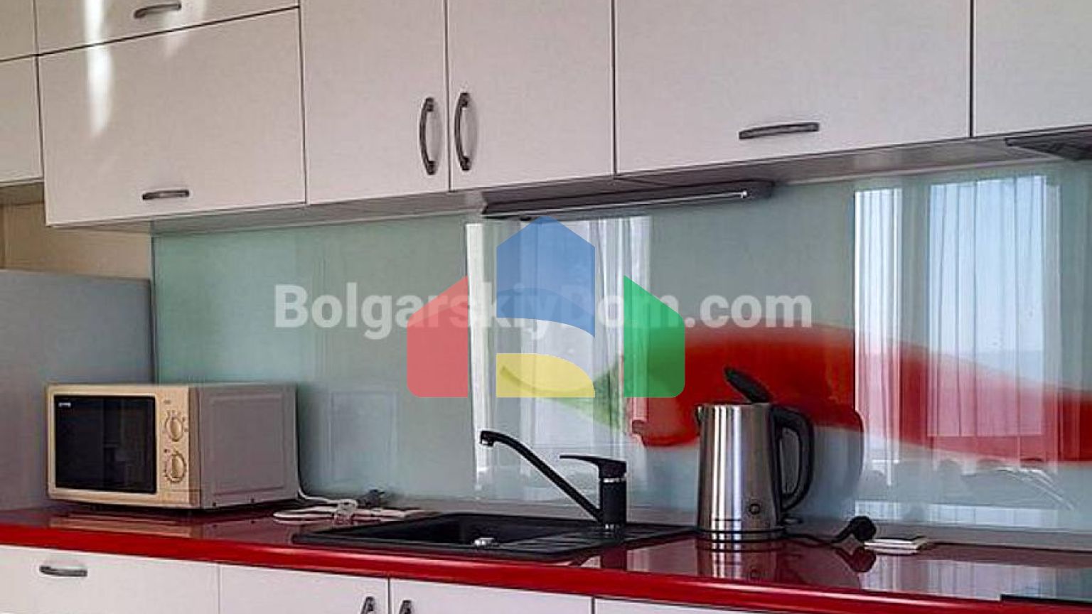 Трикімнатна квартира в Річ 2