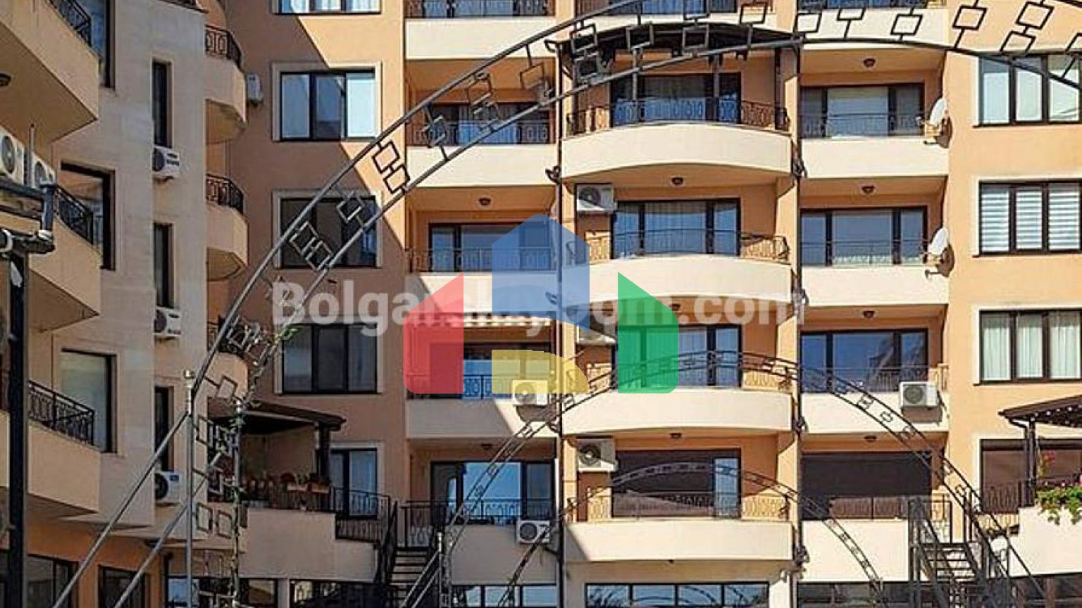 Трикімнатна квартира в Річ 2