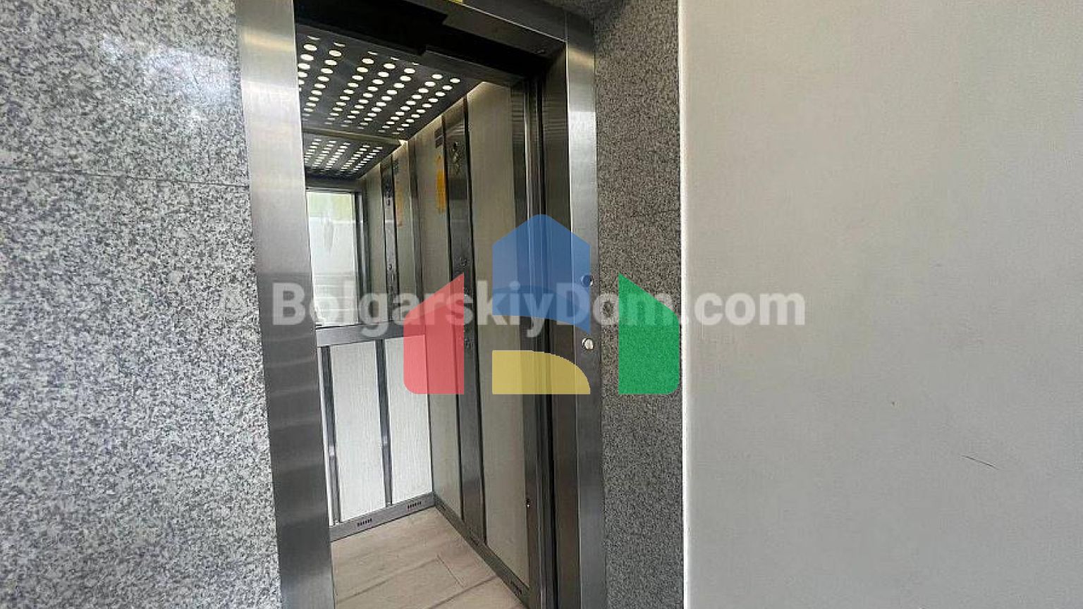 Двухкомнатная квартира в Равде