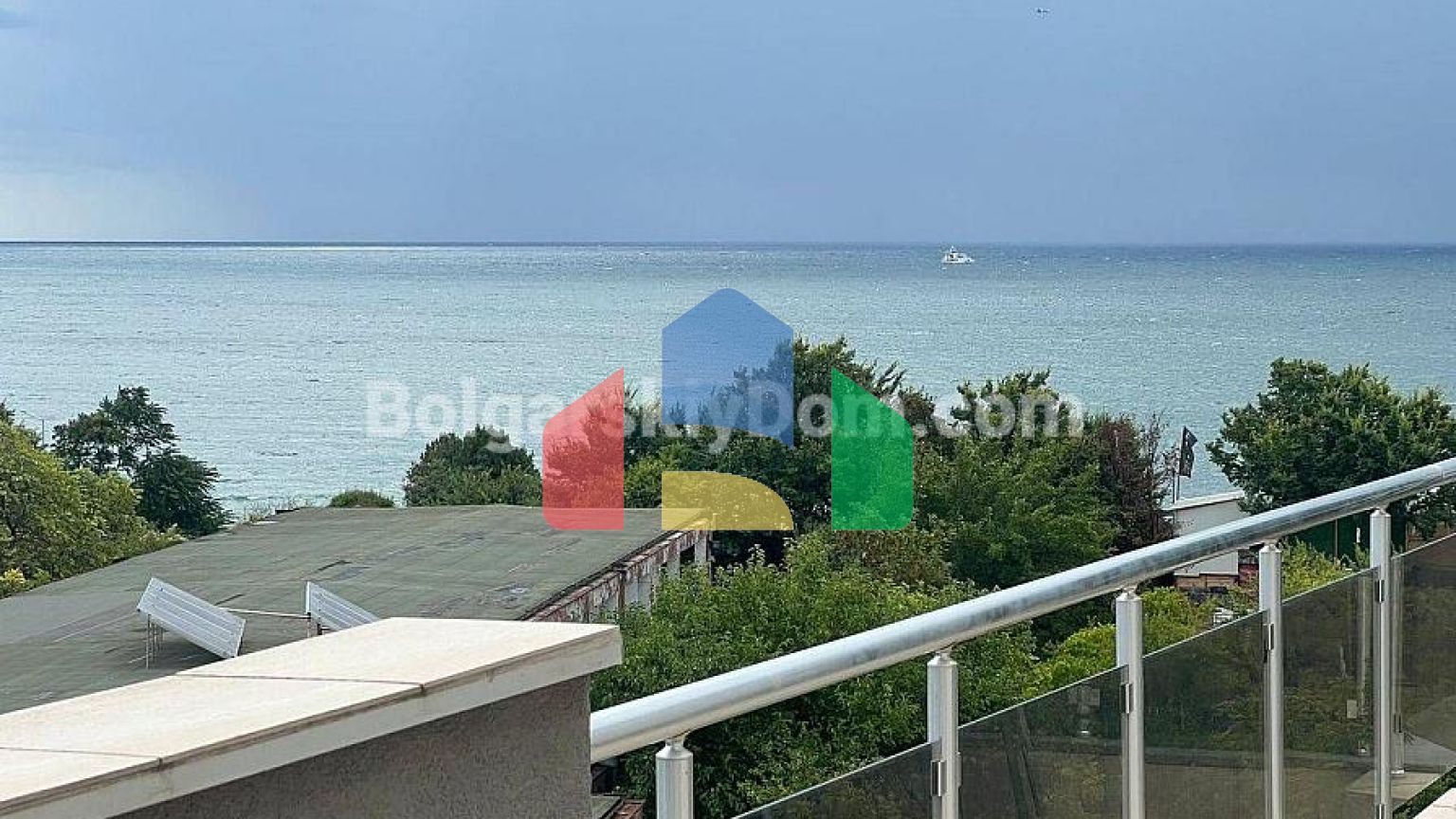 Двухкомнатная квартира в Равде