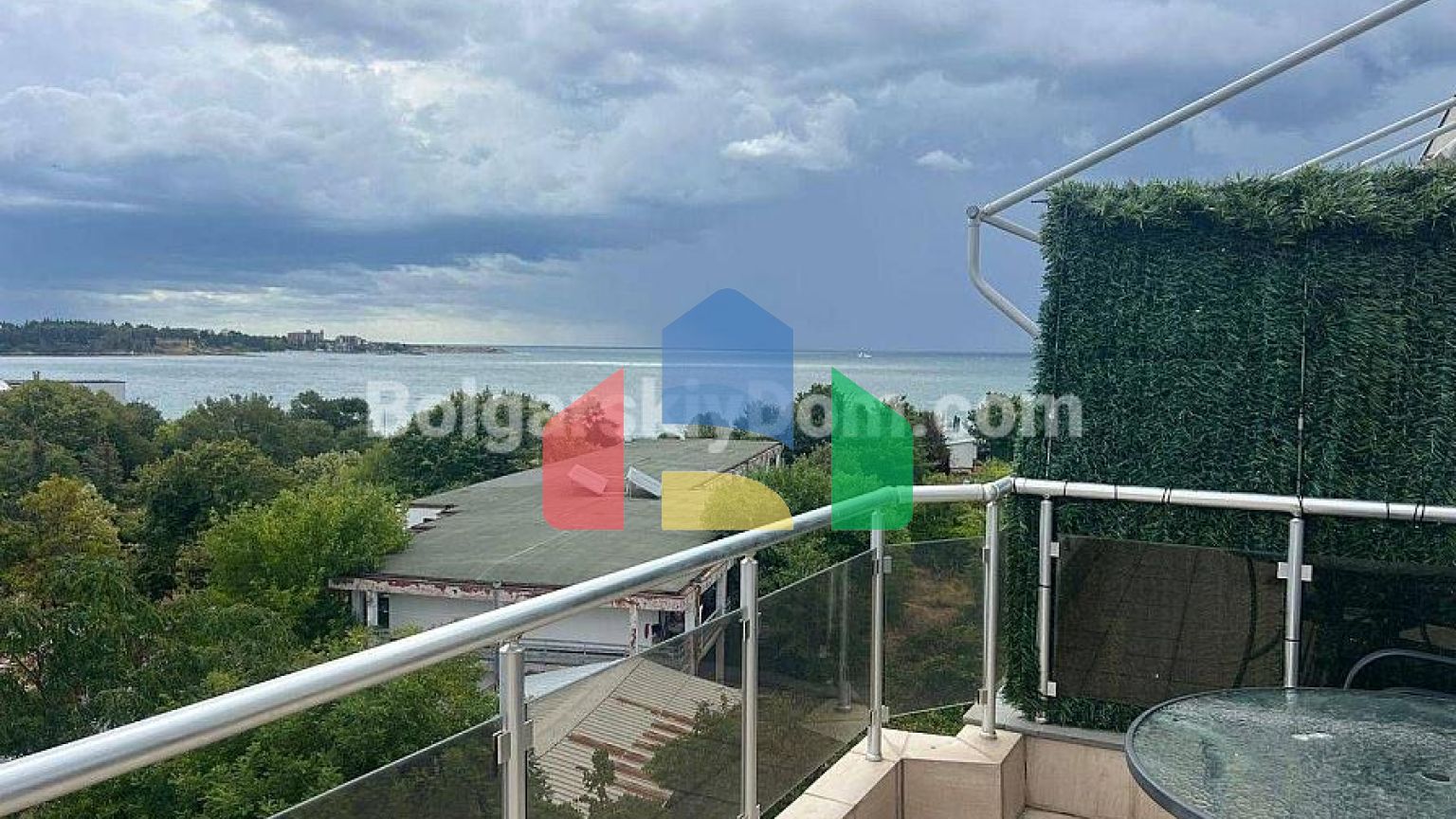 Двухкомнатная квартира в Равде