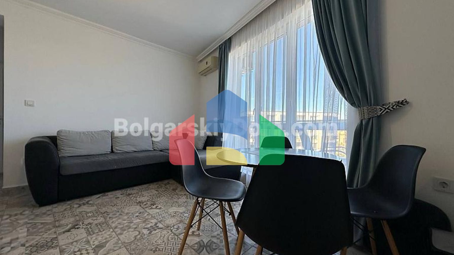 Двухкомнатная квартира в Равде