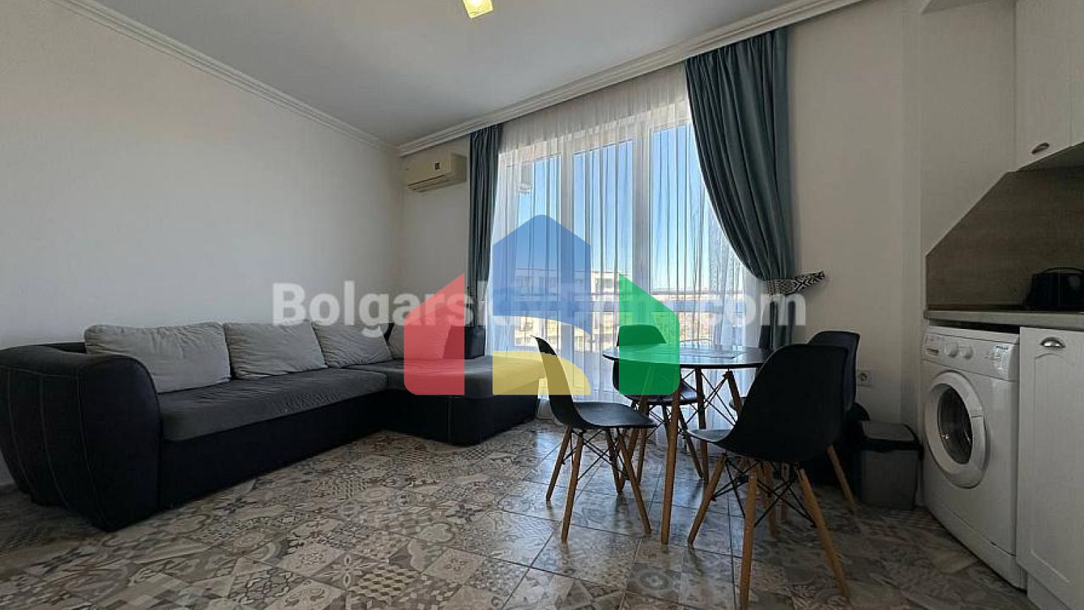 Двухкомнатная квартира в Равде