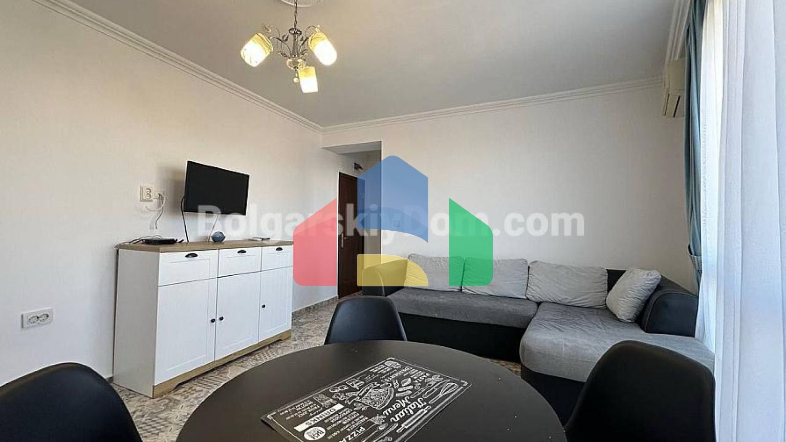 Двухкомнатная квартира в Равде