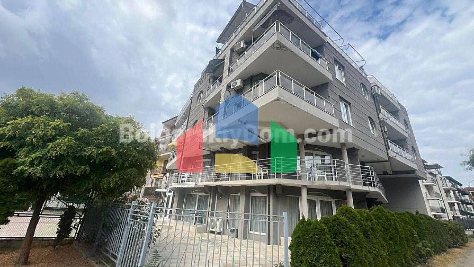 Двухкомнатная квартира в Равде