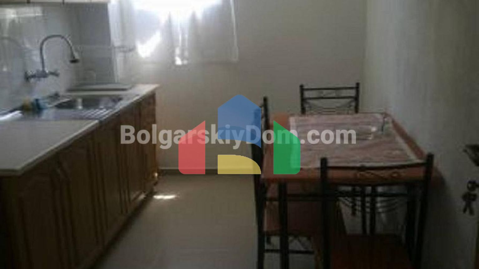 Гостьовий будинок в Равді