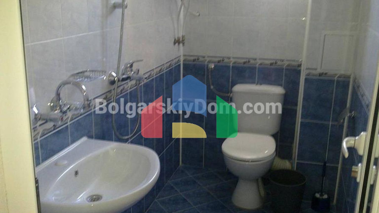 Гостьовий будинок в Равді