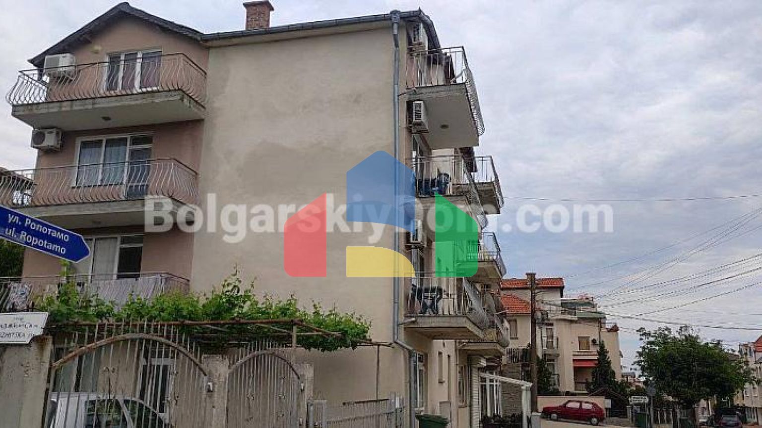 Гостьовий будинок в Равді