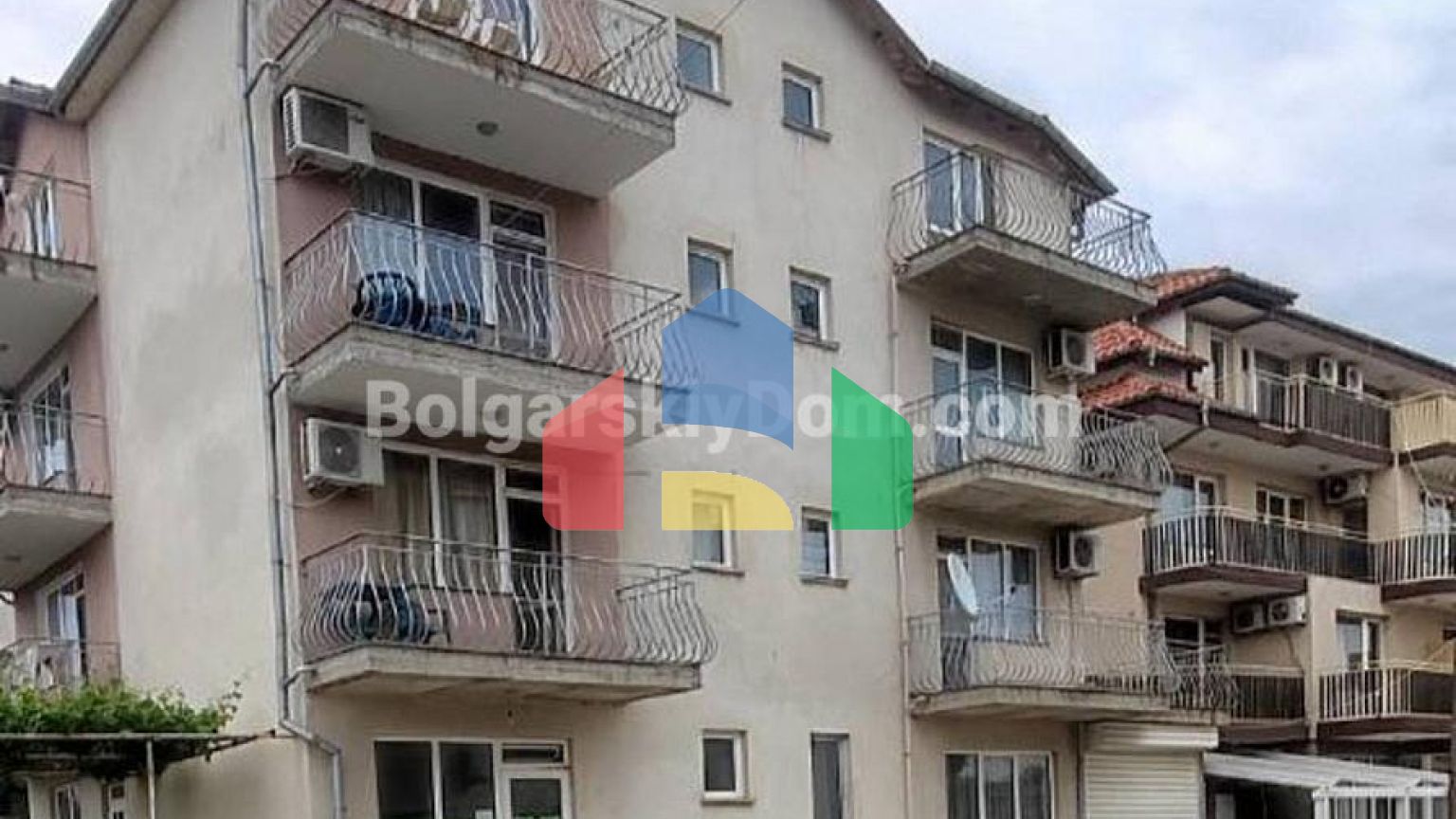 Гостьовий будинок в Равді