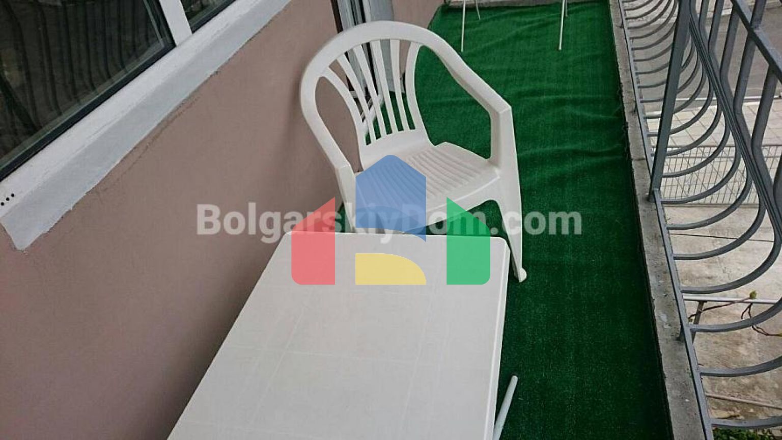 Гостьовий будинок в Равді