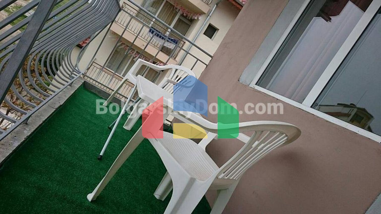 Гостьовий будинок в Равді