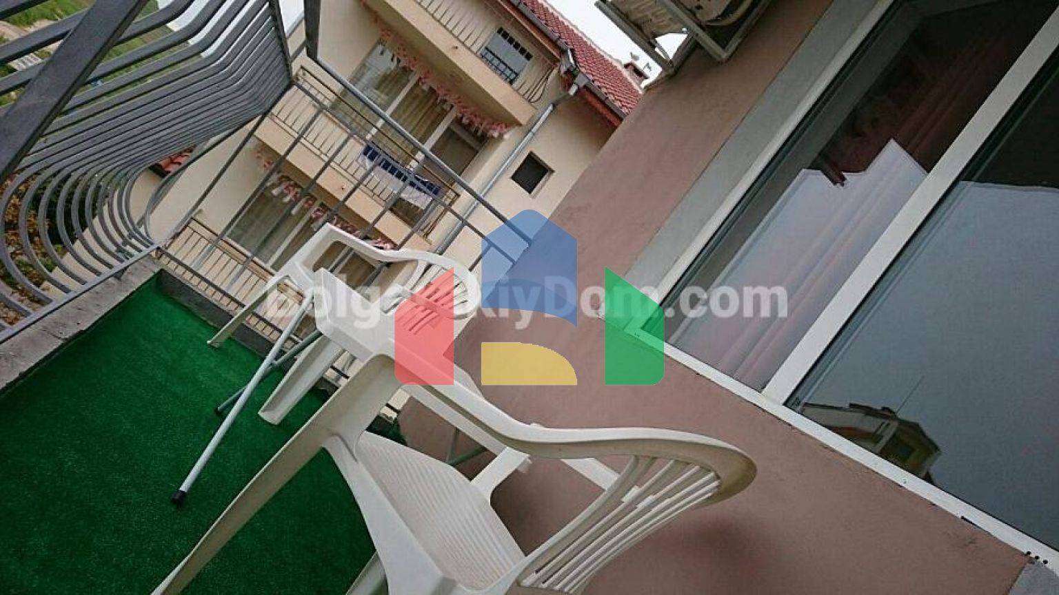 Гостьовий будинок в Равді