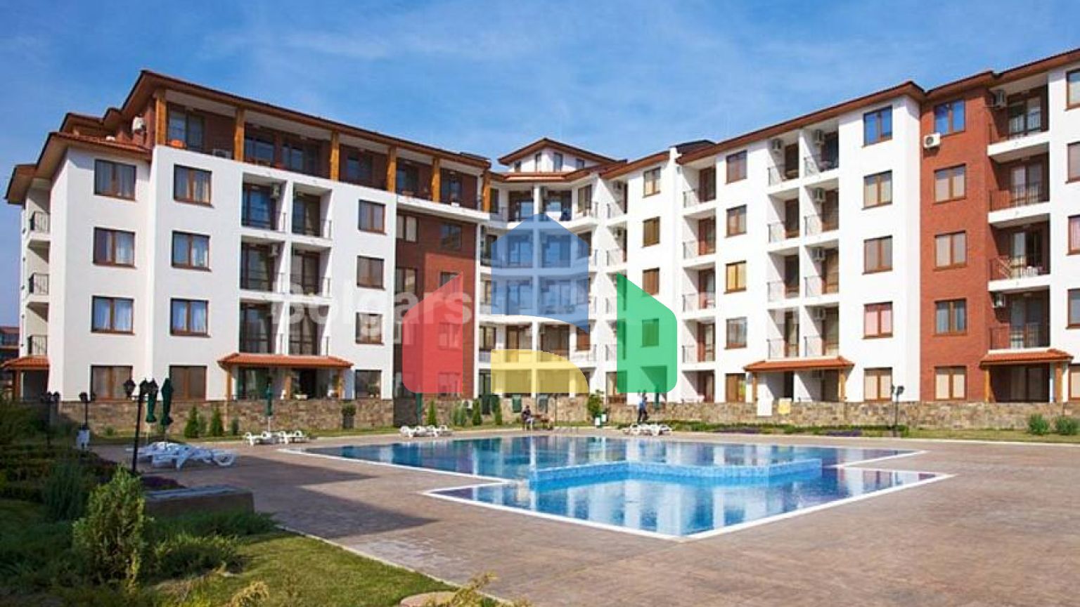 Трехкомнатная квартира в Аполлон 5