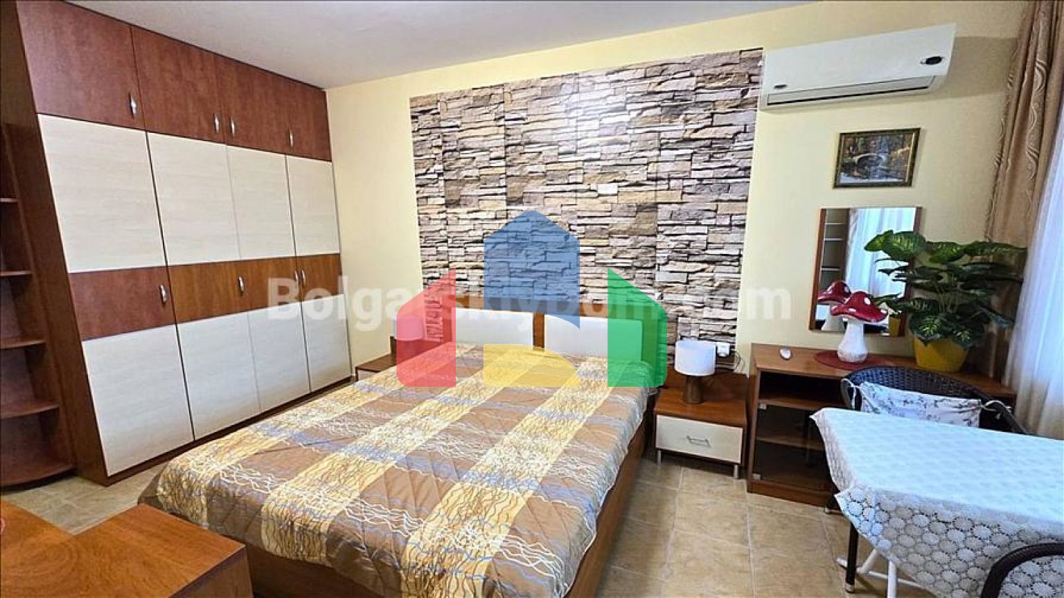 Трехкомнатная квартира в Тара