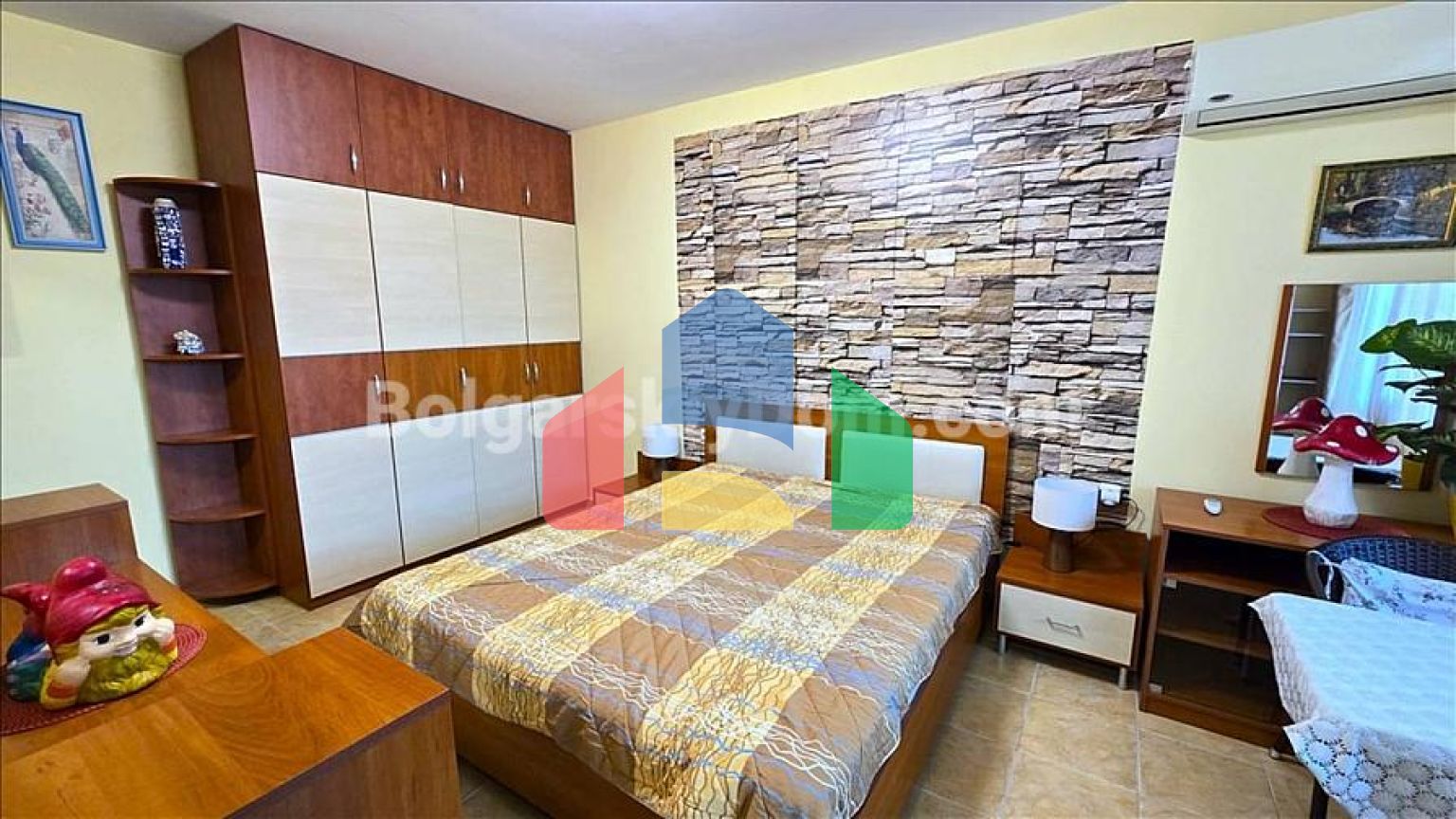 Трехкомнатная квартира в Тара