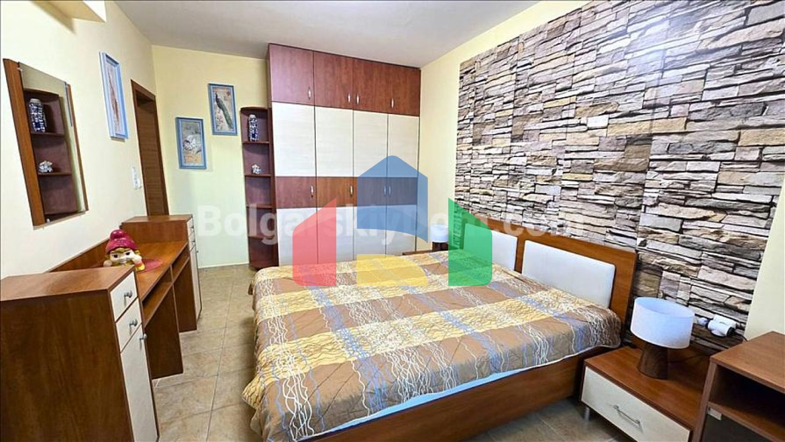 Трехкомнатная квартира в Тара