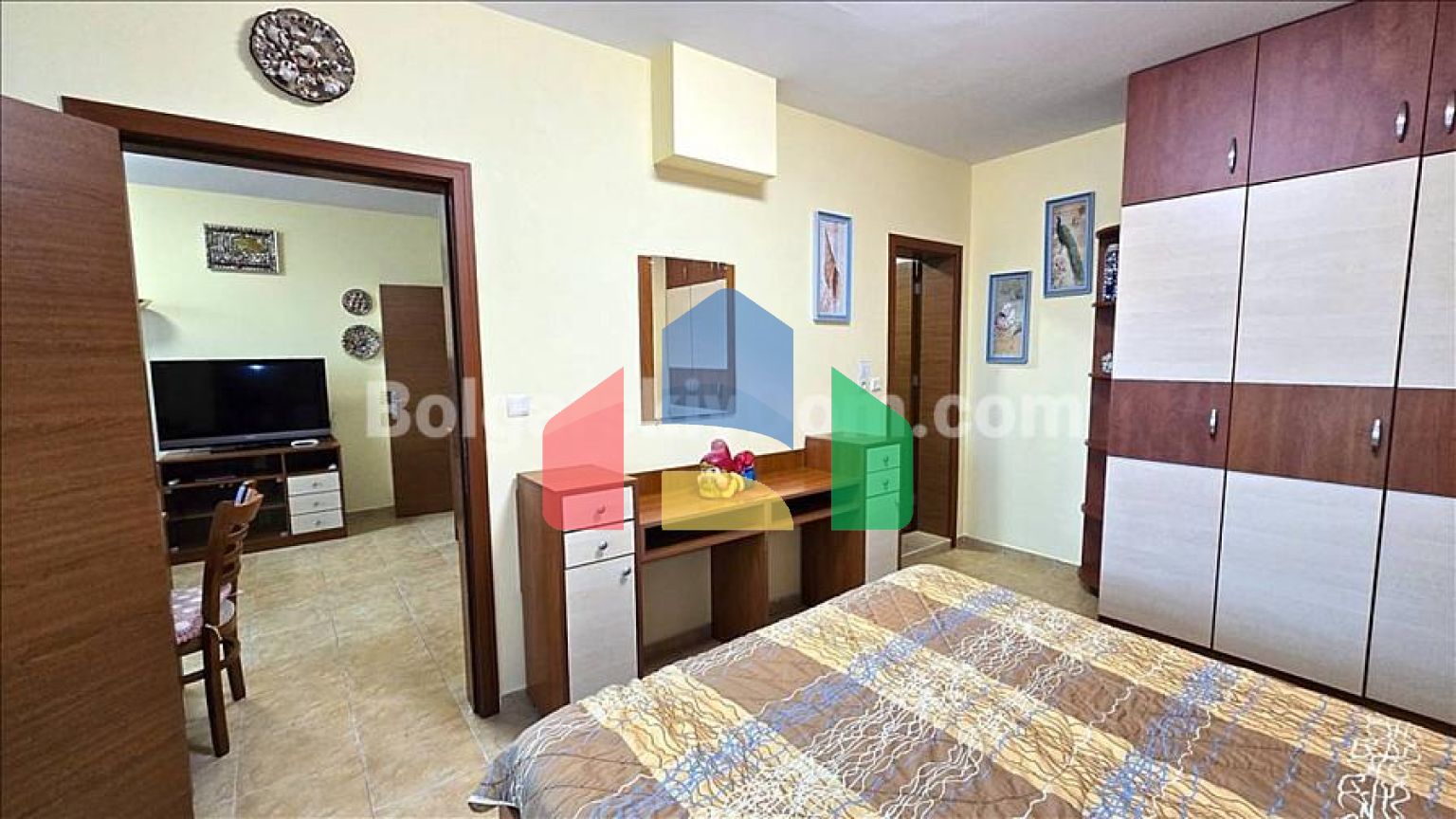 Трехкомнатная квартира в Тара