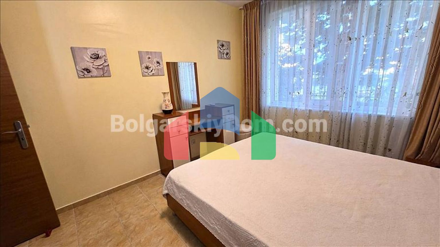 Трехкомнатная квартира в Тара