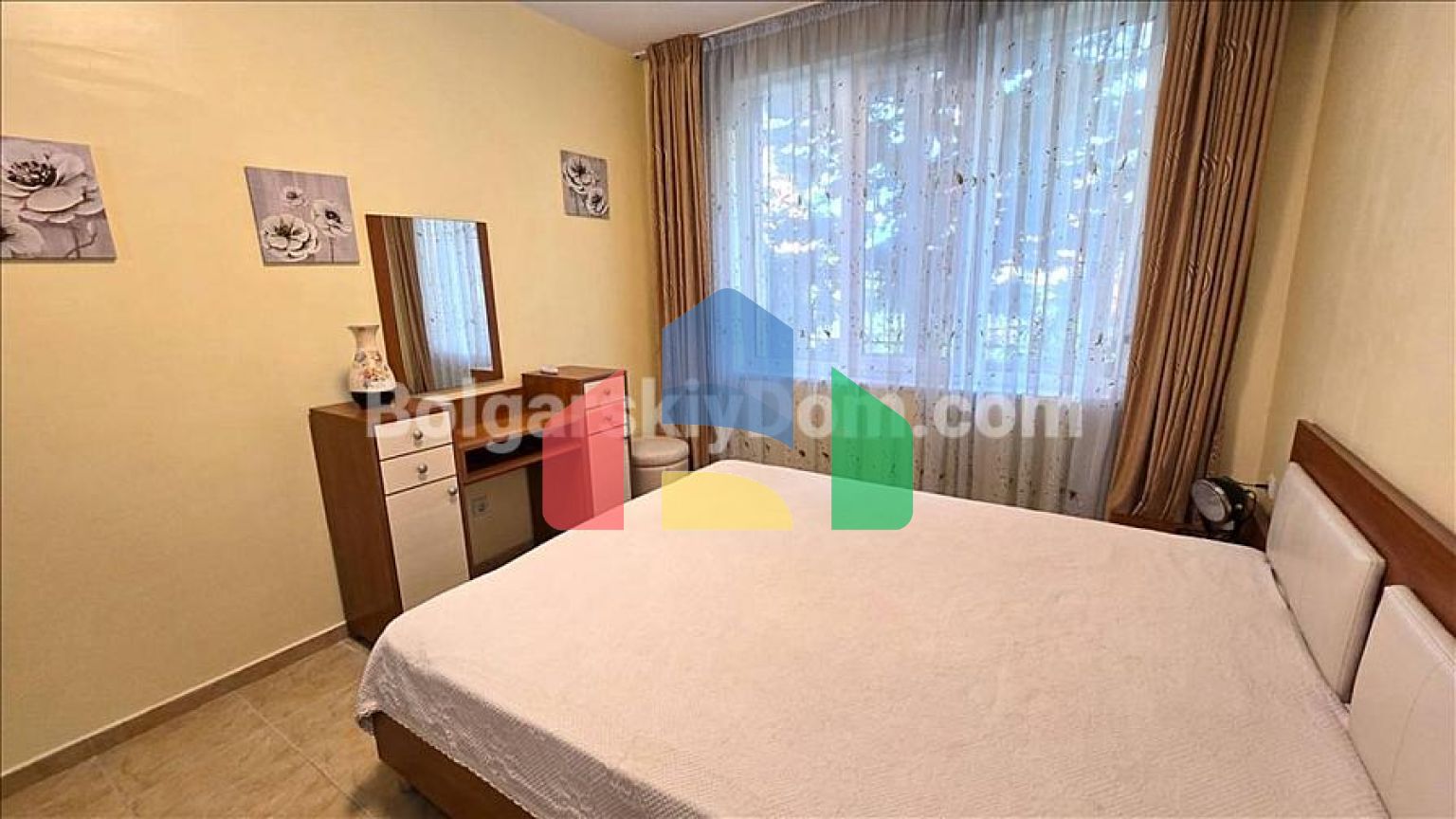 Трехкомнатная квартира в Тара