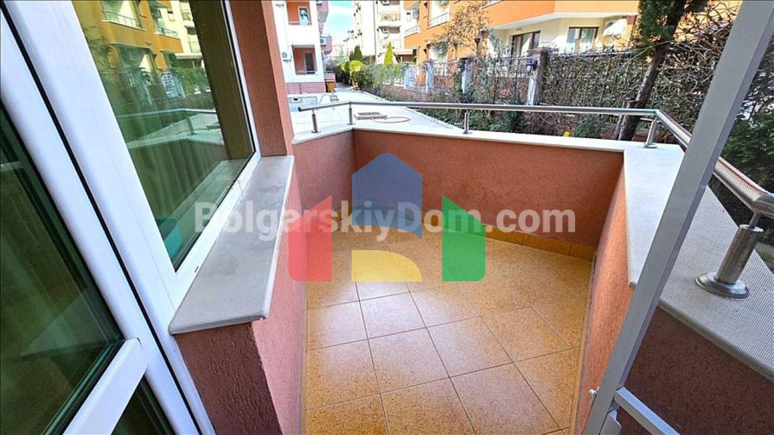 Трехкомнатная квартира в Тара