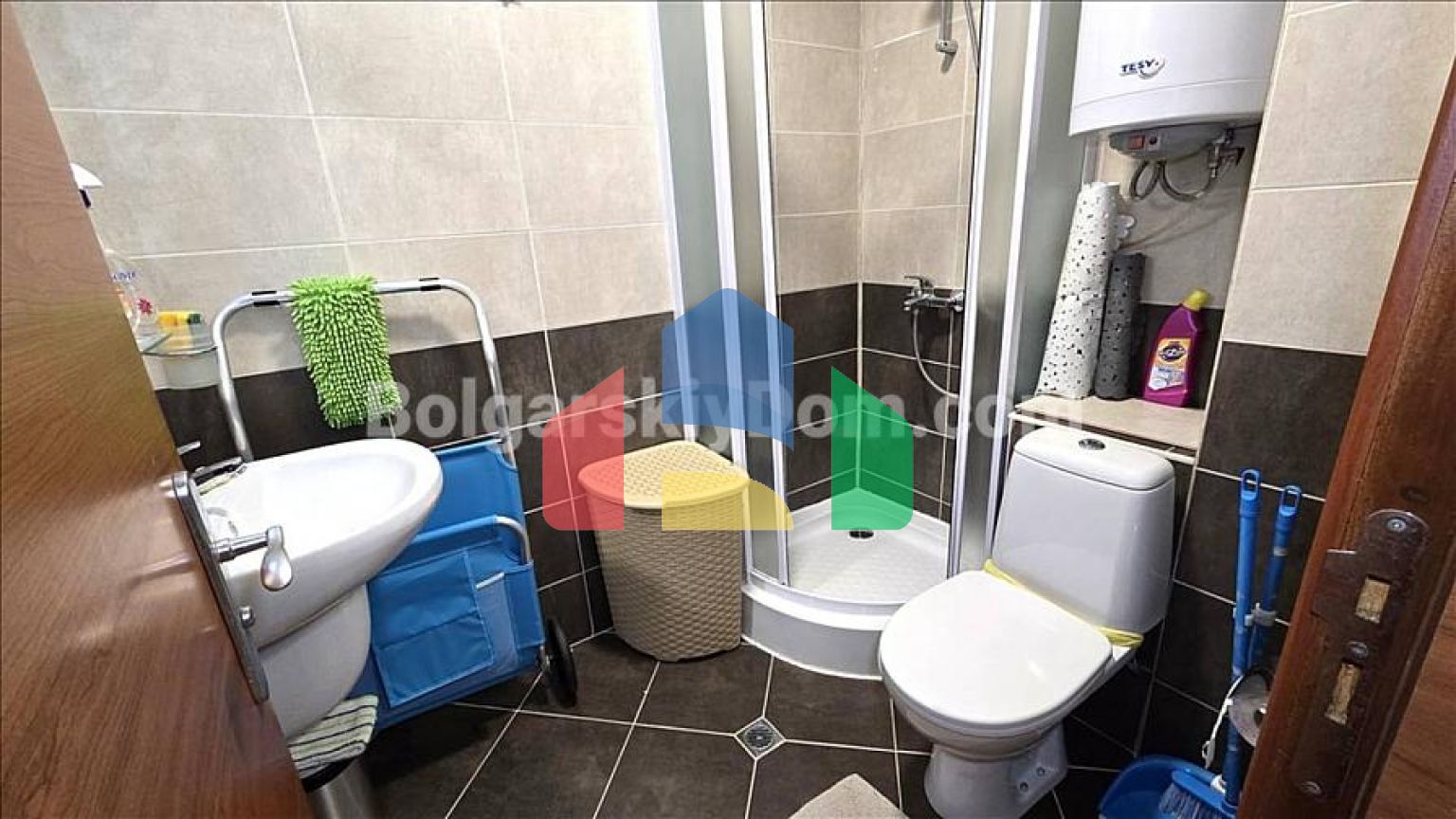 Трехкомнатная квартира в Тара