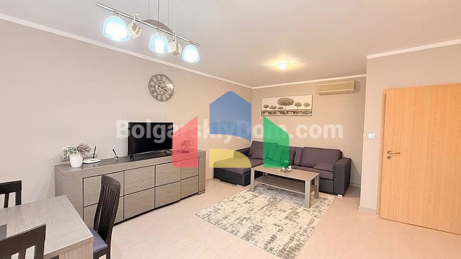 Трехкомнатная квартира в Оазис