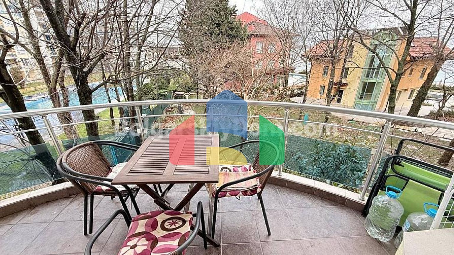 Трехкомнатная квартира в Оазис