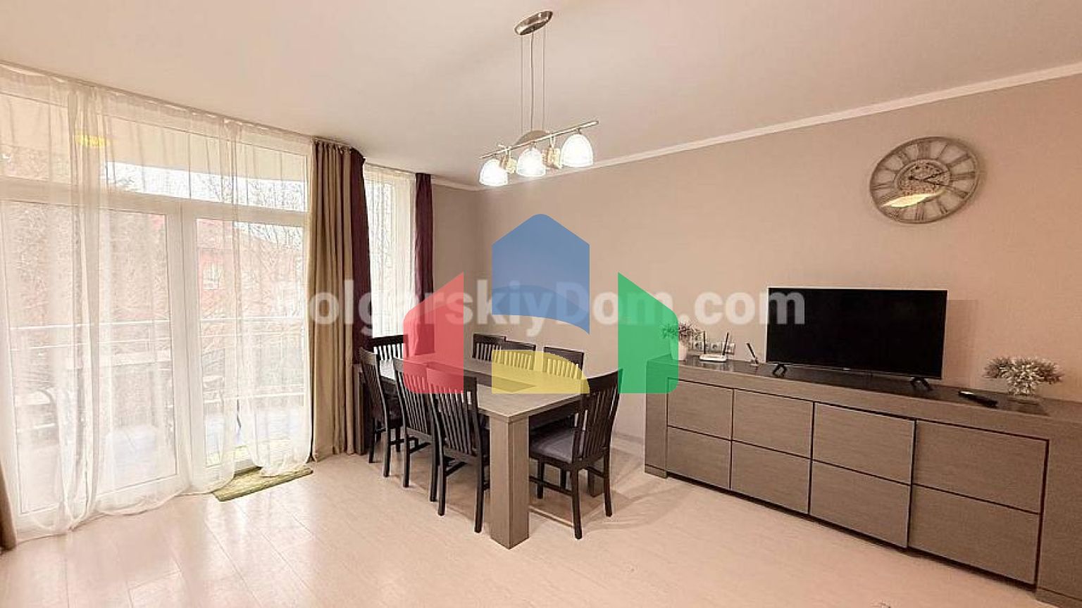 Трехкомнатная квартира в Оазис