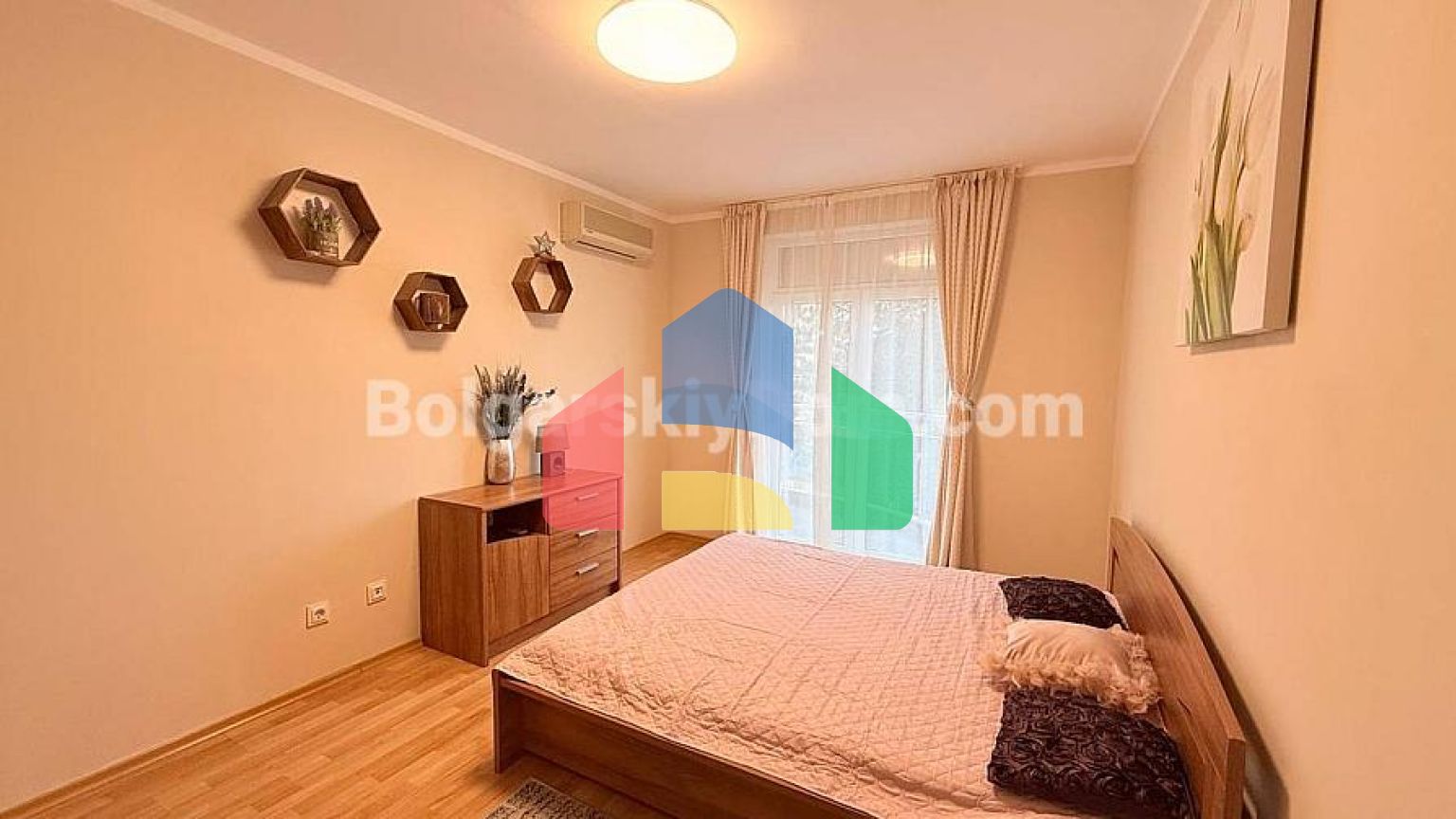 Трехкомнатная квартира в Оазис