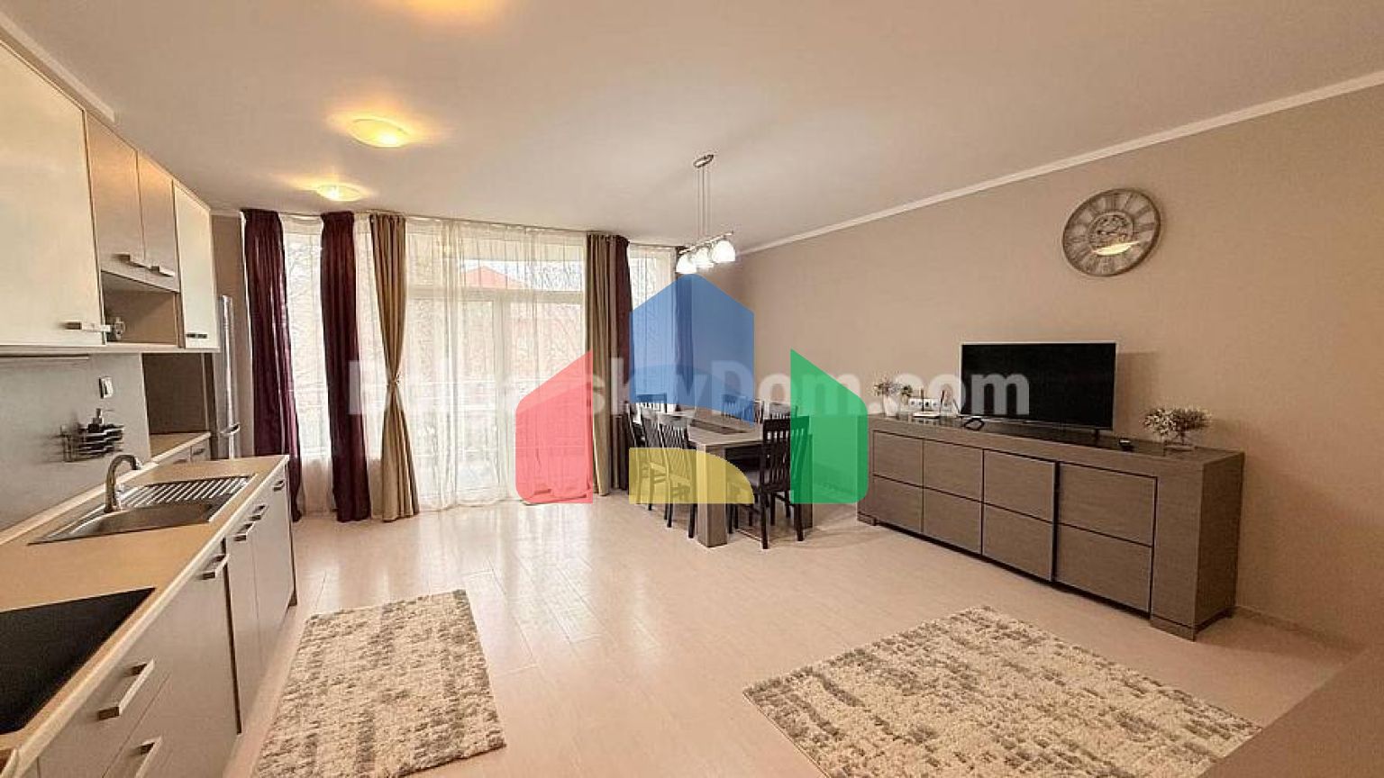 Трехкомнатная квартира в Оазис