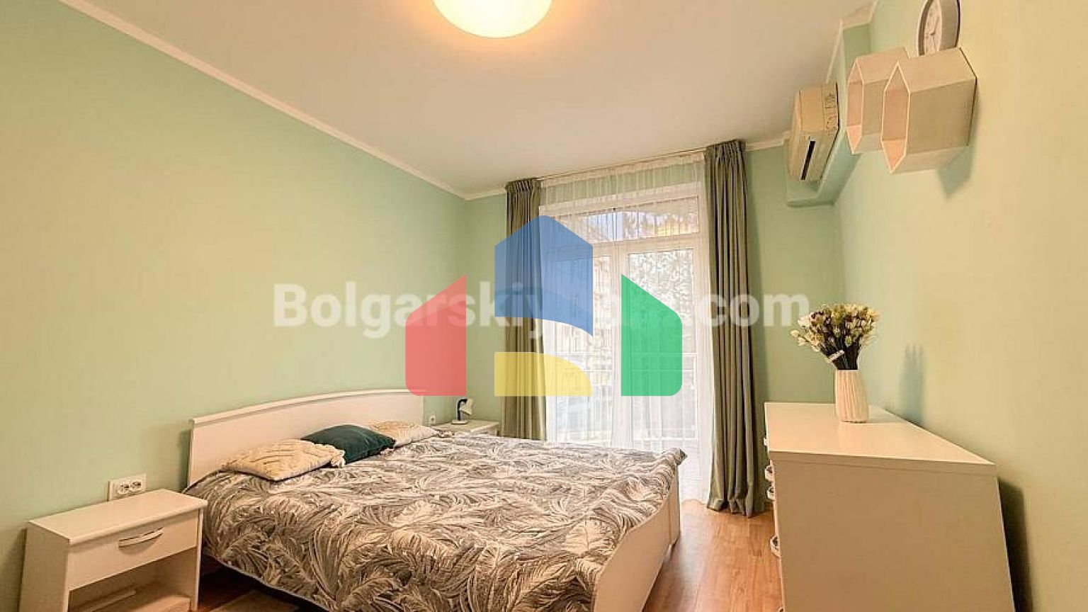 Трехкомнатная квартира в Оазис